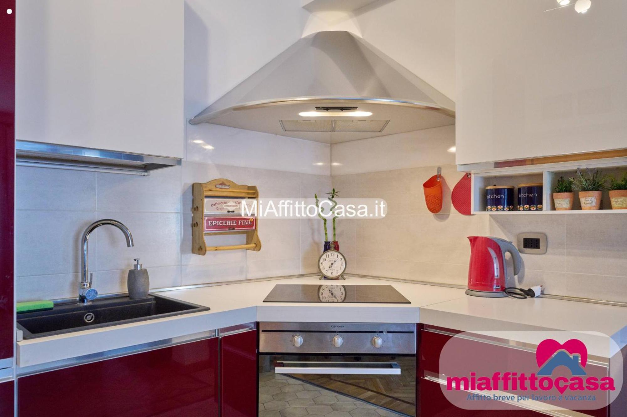 Apartment Wissam's Red Kitchen Mailand